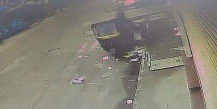 കോളജ് വിദ്യാര്‍ത്ഥിനിയെ ഓട്ടോറിക്ഷ ഡ്രൈവര്‍ ആക്രമിക്കുന്ന ദൃശ്യം