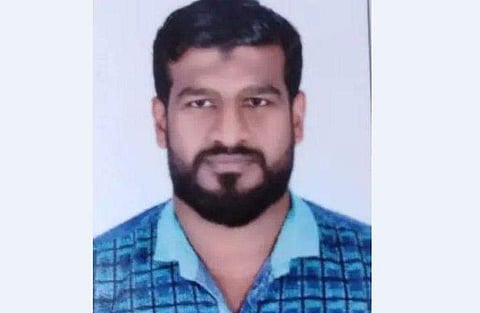 മക്കളെ മുറിയിൽ പൂട്ടിയിട്ട് കേബിളിനും ചൂരലിനും മർദിക്കുന്നത് പതിവ്; പിതാവ് അറസ്റ്റിൽ, മന്ത്രവാദ ബന്ധമെന്ന് സംശയം