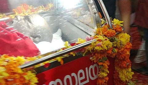 കോടിയേരിയുടെ മൃതദേഹം തലശ്ശേരിയിൽ പൊതുദർശനത്തിന് വച്ചപ്പോൾ
