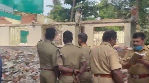 തകര്‍ന്നുവീണ കെട്ടിടം/ ടെലിവിഷന്‍ ചിത്രം