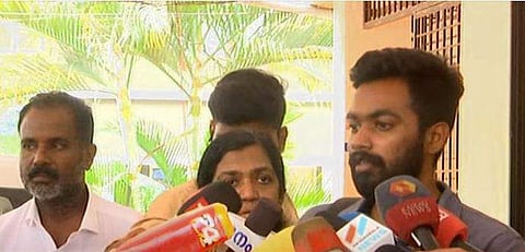 ഷാരോണ്‍ രാജിന്റെ മാതാപിതാക്കള്‍, സ്‌ക്രീന്‍ഷോട്ട്‌