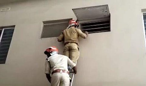 ആത്മഹത്യാഭീഷണി മുഴക്കിയയാളെ അനുനയിപ്പിക്കാനുള്ള ശ്രമം, സ്‌ക്രീന്‍ഷോട്ട്‌