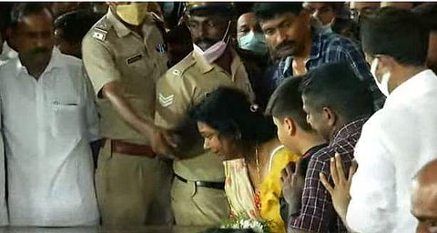 മുളന്തുരുത്തി ബസേലിയസ് വിദ്യാനികേതന്‍ സ്‌കൂളിലെ വൈകാരിക നിമിഷങ്ങള്‍, സ്‌ക്രീന്‍ഷോട്ട്