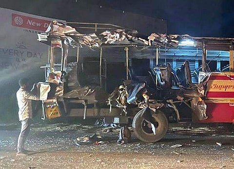 അപകടത്തില്‍ തകര്‍ന്ന കെഎസ്ആര്‍ടിസി ബസ്/ പിടിഐ