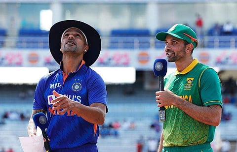 ശിഖര്‍ ധവാന്‍, കേശവ് മഹാരാജ്/ഫോട്ടോ: ട്വിറ്റര്‍