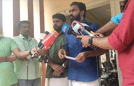 ഡിവൈഎഫ്‌ഐ ഭാരവാഹികള്‍ മാധ്യമങ്ങളെ കാണുന്നു