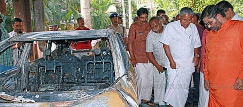 സന്ദീപാനന്ദഗിരിയുടെ ആശ്രമം മുഖ്യമന്ത്രി പിണറായി വിജയന്‍ സന്ദര്‍ശിക്കുന്നു