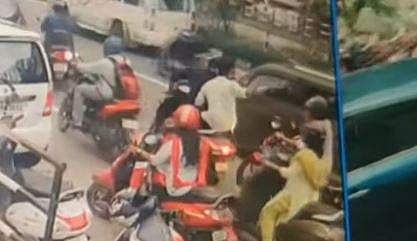 സര്‍ക്കാര്‍ ജീവനക്കാരനുമായി യുവാവ് വാക്കേറ്റത്തില്‍ ഏര്‍പ്പെടുന്ന ദൃശ്യം, സ്‌ക്രീന്‍ഷോട്ട്‌