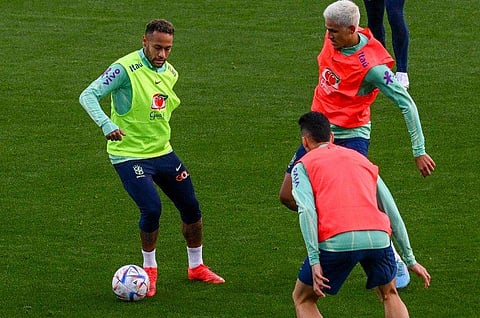 ബ്രസീല്‍ താരങ്ങള്‍ക്കൊപ്പം നെയ്മറുടെ പരിശീലനം/ഫോട്ടോ: എഎഫ്പി