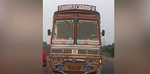 അപകടത്തിന് കാരണമായ ലോറി/ ടിവി ദൃശ്യം