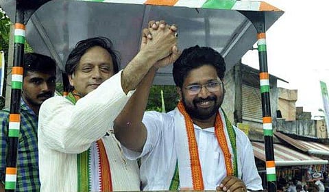 കെഎസ് ശബരീനാഥന്‍, ശശി തരൂര്‍