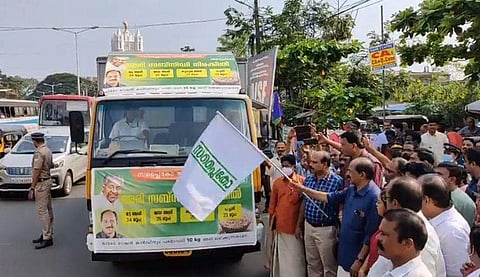 അരിവണ്ടി മന്ത്രി ഫ്ലാ​ഗ് ഓഫ് ചെയ്യുന്നു/ ഫെയ്‌സ്ബുക്ക്‌