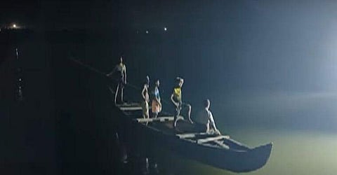 അപകടസ്ഥലത്ത് രക്ഷാപ്രവർത്തനം നടക്കുന്നു/ ടെലിവിഷൻ ദൃശ്യം