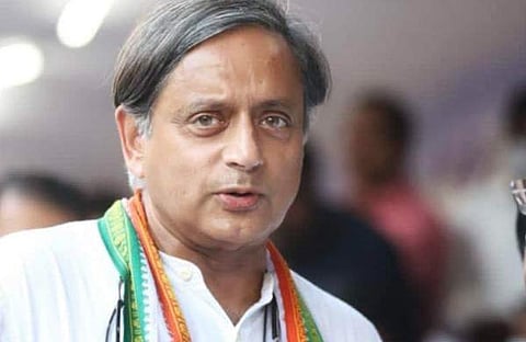 ശശി തരൂര്‍/ ഫേയ്സ്ബുക്ക്