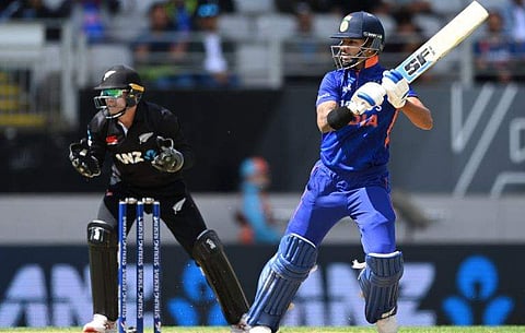 ധവാന്റെ ബാറ്റിങ്ങ്/ ട്വിറ്റര്‍:ബിസിസിഐ