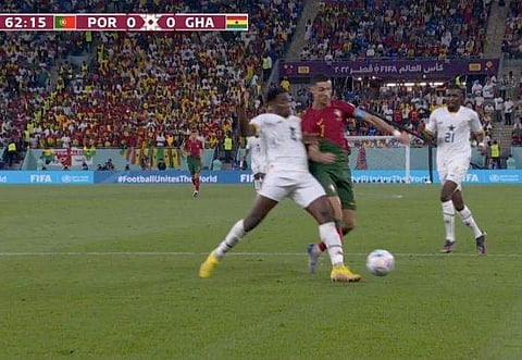 പെനാല്‍റ്റി വിധിച്ച ടാക്കിള്‍ / ട്വിറ്റര്‍ ചിത്രം