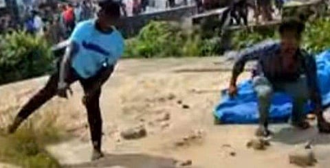 സംഘര്‍ഷ സ്ഥലത്തെ ദൃശ്യത്തില്‍ നിന്ന്‌