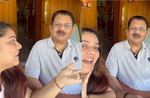 ജ​ഗതി ശ്രീകുമാർ മകൾ പാർവതിക്കൊപ്പം പാട്ടുപാടുന്നു/ വിഡിയോ സ്ക്രീൻഷോട്ട്