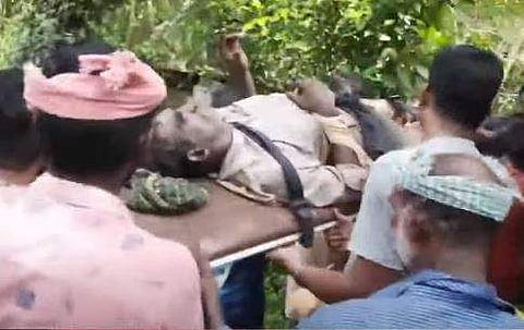 പരിക്കേറ്റ അനുകുമാർ/ ടെലിവിഷൻ ദൃശ്യം