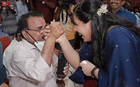 ആനാവൂര്‍ നാഗപ്പനൊപ്പം ആര്യാ രാജേന്ദ്രന്‍/ ഫെയ്‌സ്ബുക്ക്‌