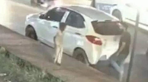 ആറ് വയസുകാരനെ മര്‍ദിക്കുന്ന സിസിടിവി ദൃശ്യം