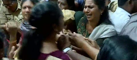 കോര്‍പ്പറേഷനിലെ കയ്യാങ്കളി/ ടിവി ദൃശ്യം