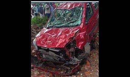 ആലപ്പുഴയില്‍ വിദ്യാര്‍ഥികള്‍ക്കിടയിലേക്ക് പാഞ്ഞുകയറിയ കാറിന്റെ ദൃശ്യം