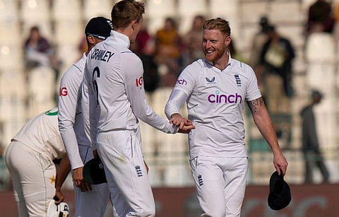 സഹ താരങ്ങൾക്കൊപ്പം പരമ്പര നേട്ടം ആഘോഷിക്കുന്ന ഇം​ഗ്ലണ്ട് നായകൻ ബെൻ സ്റ്റോക്സ്/ പിടിഐ