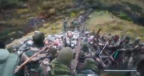ചൈനീസ് സൈന്യത്തെ തുരത്തുന്ന ഇന്ത്യന്‍ സൈന്യത്തിന്റെ ദൃശ്യം