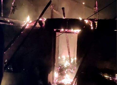 തീപിടിച്ച് കത്തിനശിച്ച വീട്/ എഎൻഐ