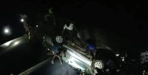 തലകീഴായി മറിഞ്ഞ വാഹനം/ ടെലിവിഷൻ ദൃശ്യം