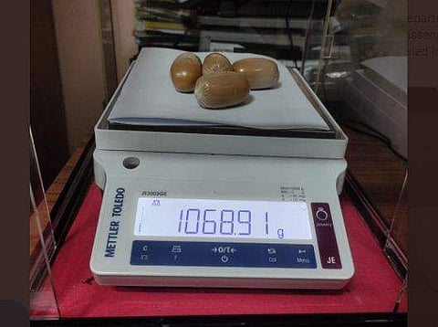 കസ്റ്റംസ് പിടിച്ചെടുത്ത സ്വര്‍ണ 'ക്യാപ്‌സൂളുകള്‍'/ എഎന്‍ഐ