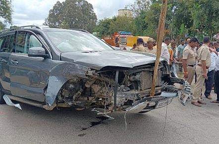 പ്രധാനമന്ത്രിയുടെ സഹോദരന്‍ സഞ്ചരിച്ച കാര്‍ അപകടത്തില്‍പ്പെട്ടപ്പോള്‍, ഫോട്ടോ: എക്‌സ്പ്രസ്‌