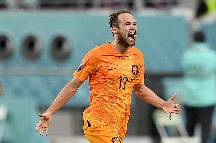 അമേരിക്കയ്‌ക്കെതിരെ ഗോള്‍ നേടിയ നെതര്‍ലന്‍ഡ്‌സ് താരം