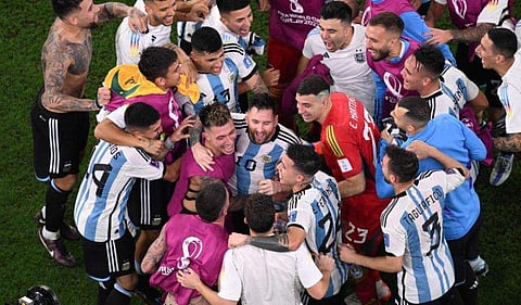 വിജയമാഘോഷിച്ച് മെസിയും സംഘവും/ ചിത്രം: ട്വിറ്റർ