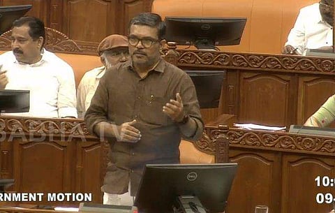 മന്ത്രി എം ബി രാജേഷ് നിയമസഭയില്‍ സംസാരിക്കുന്നു/ സഭ ടിവി