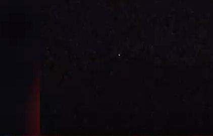 മലയുടെ മുകളില്‍ നിന്നും കാണുന്ന ഫ്‌ലാഷ് ലൈറ്റ് ടെലിവിഷന്‍ ദൃശ്യം