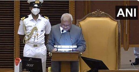 ​ഗവർണർ നയപ്രഖ്യാപന പ്രസം​ഗം നടത്തുന്നു/ എഎൻഐ ചിത്രം