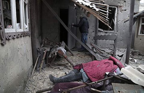 ഡോണെസ്‌കില്‍ റഷ്യന്‍ ആക്രമണത്തില്‍ തകര്‍ന്ന വീട്/എപി