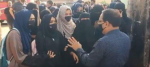 വീഡിയോ സ്‌ക്രീന്‍ഷോട്ട്‌