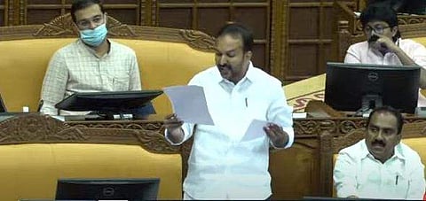 വിഷ്ണുനാഥ് അടിയന്തരപ്രമേയം അവതരിപ്പിച്ചുകൊണ്ട് സംസാരിക്കുന്നു/ ടെലിവിഷൻ ദൃശ്യം