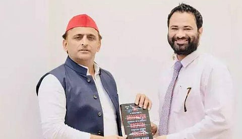 അഖിലേഷ് യാദവ് കഫീല്‍ ഖാന്‍