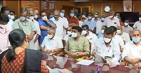 ഇടതു സ്ഥാനാര്‍ത്ഥികള്‍ നാമനിര്‍ദേശപത്രിക സമര്‍പ്പിക്കുന്നു/ ടെലിവിഷന്‍ ദൃശ്യം