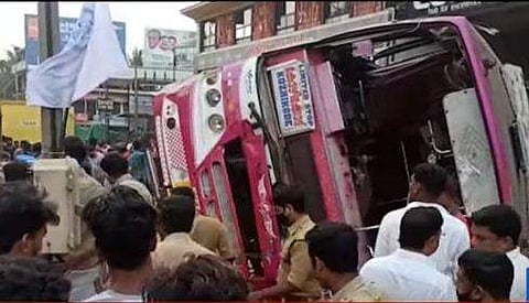 ബസ് അപകടം/ ടെലിവിഷന്‍ ദൃശ്യം