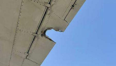 വിളക്കുകാലില്‍ ഇടിച്ച് സ്‌പൈസ് ജെറ്റ് വിമാനത്തിന്റെ ചിറകിന് തകരാര്‍ സംഭവിച്ചപ്പോള്‍, ട്വിറ്റര്‍