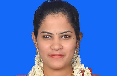 ആര്‍ പ്രിയ/'ട്വിറ്റര്‍