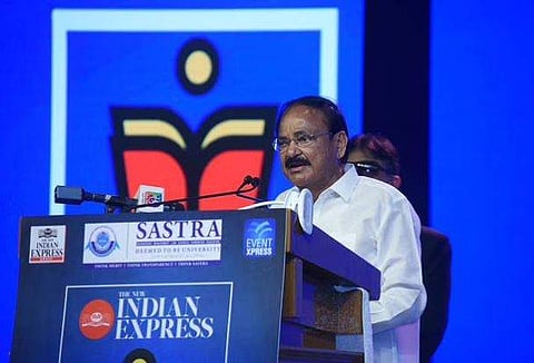 തിങ്ക് എഡ്യു കോണ്‍ക്ലേവ് ഉപരാഷ്ട്രപതി ഉദ്ഘാടനം ചെയ്ത് സംസാരിക്കുന്നു/എക്‌സ്പ്രസ്