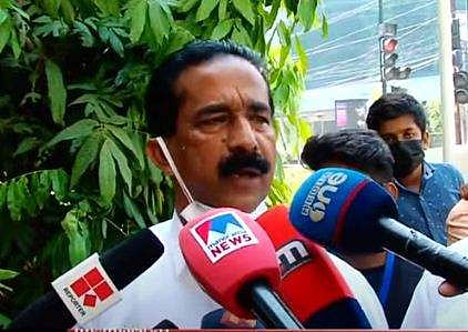 സി വി വര്‍ഗീസ് മാധ്യമങ്ങളോട് സംസാരിക്കുന്നു/ ടെലിവിഷന്‍ ദൃശ്യം