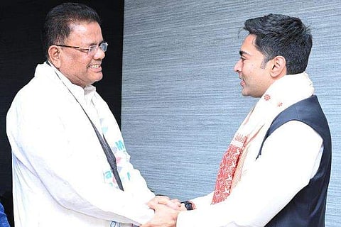 റിപുൺ ബോറയെ അഭിഷേക് ബാനർജി പാർട്ടിയിലേക്ക് സ്വീകരിക്കുന്നു/എഎൻഐ