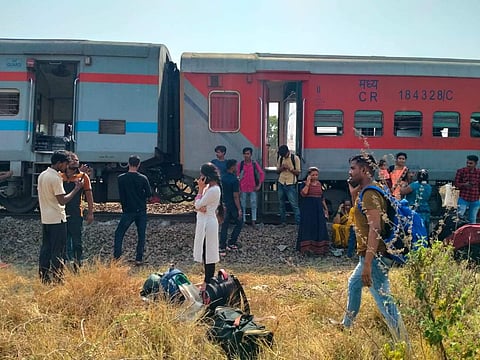 പാളം തെറ്റിയ ലോകമാന്യതിലക് - ജയ്‌നഗര്‍ എക്‌സ്പ്രസ്